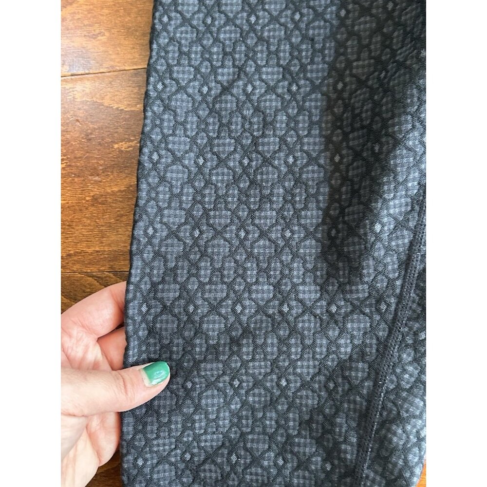PrAna Womens Cropped Black Leggings Stretch Textured Stretch Yoga Pants Size L - Picture 2 of 5